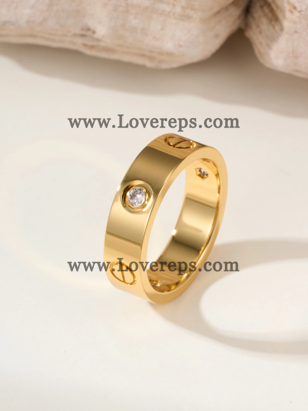 Cartier LOVE Ring Classic Mondel With 3 Diamonds Yellow Gold Rose Gold White Gold
