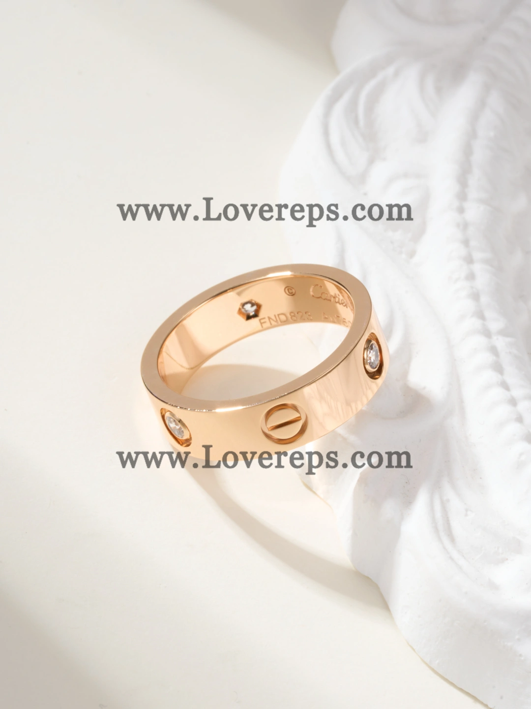 Cartier LOVE Ring Classic Mondel With 3 Diamonds Yellow Gold Rose Gold White Gold