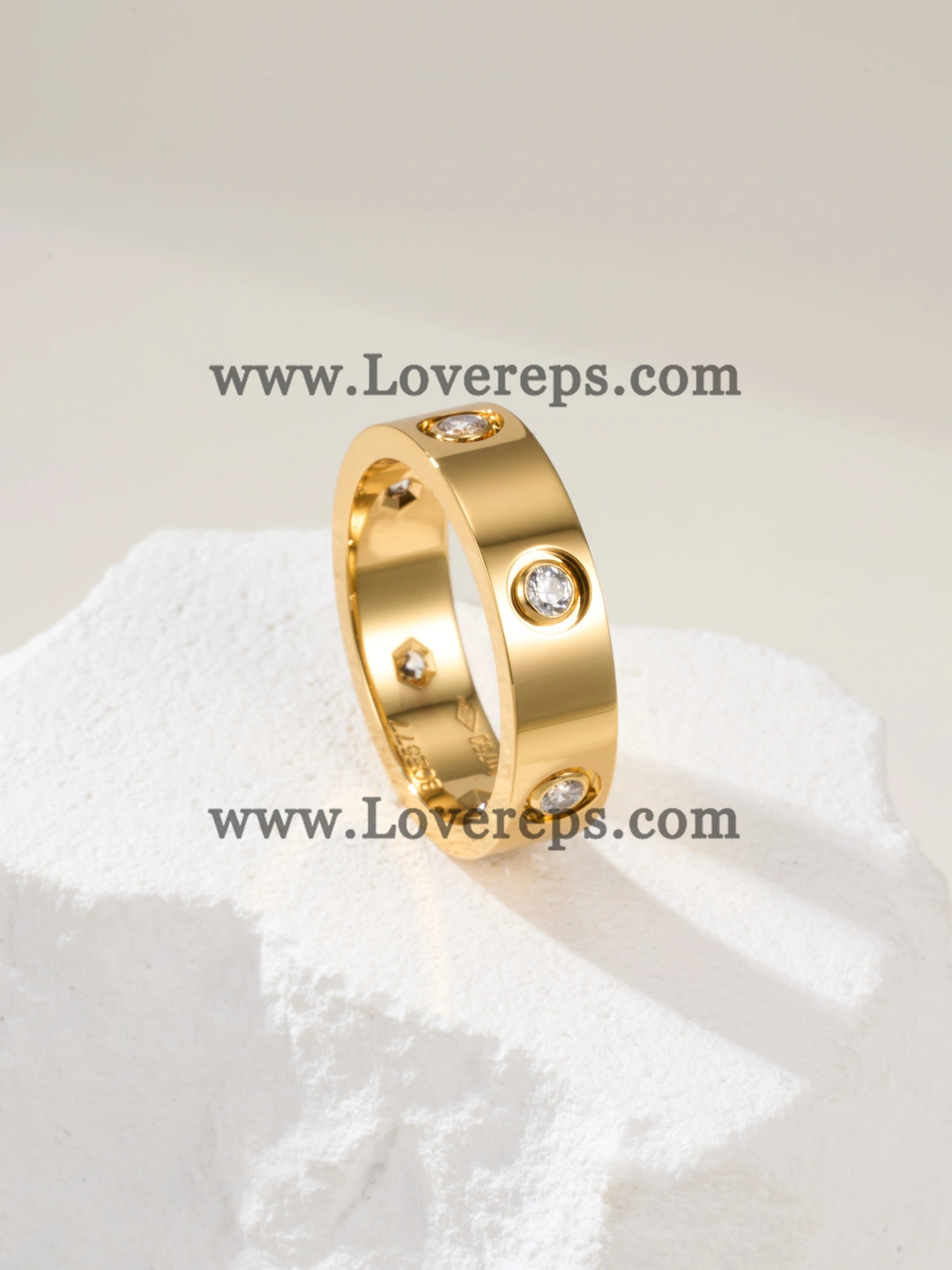Cartier LOVE Ring Classic Mondel With 6 Diamonds Yellow Gold Rose Gold White Gold