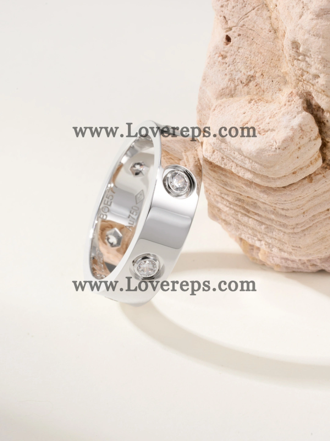 Cartier LOVE Ring Classic Mondel With 6 Diamonds Yellow Gold Rose Gold White Gold