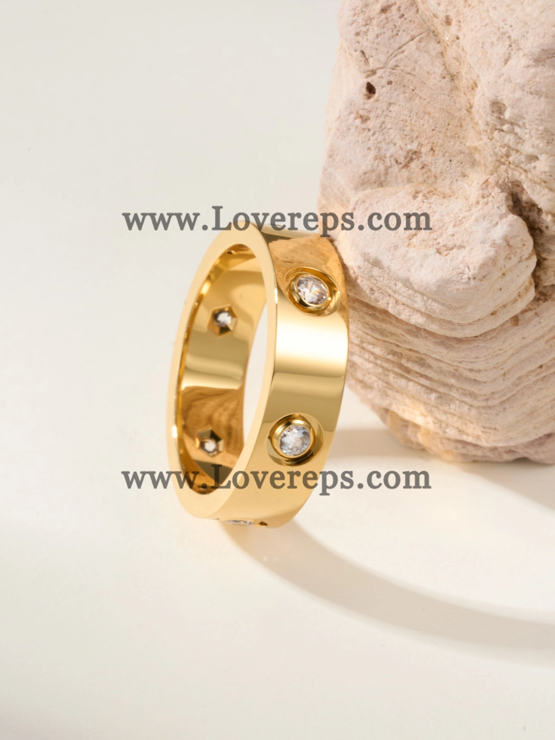 Cartier LOVE Ring Classic Mondel With 6 Diamonds Yellow Gold Rose Gold White Gold