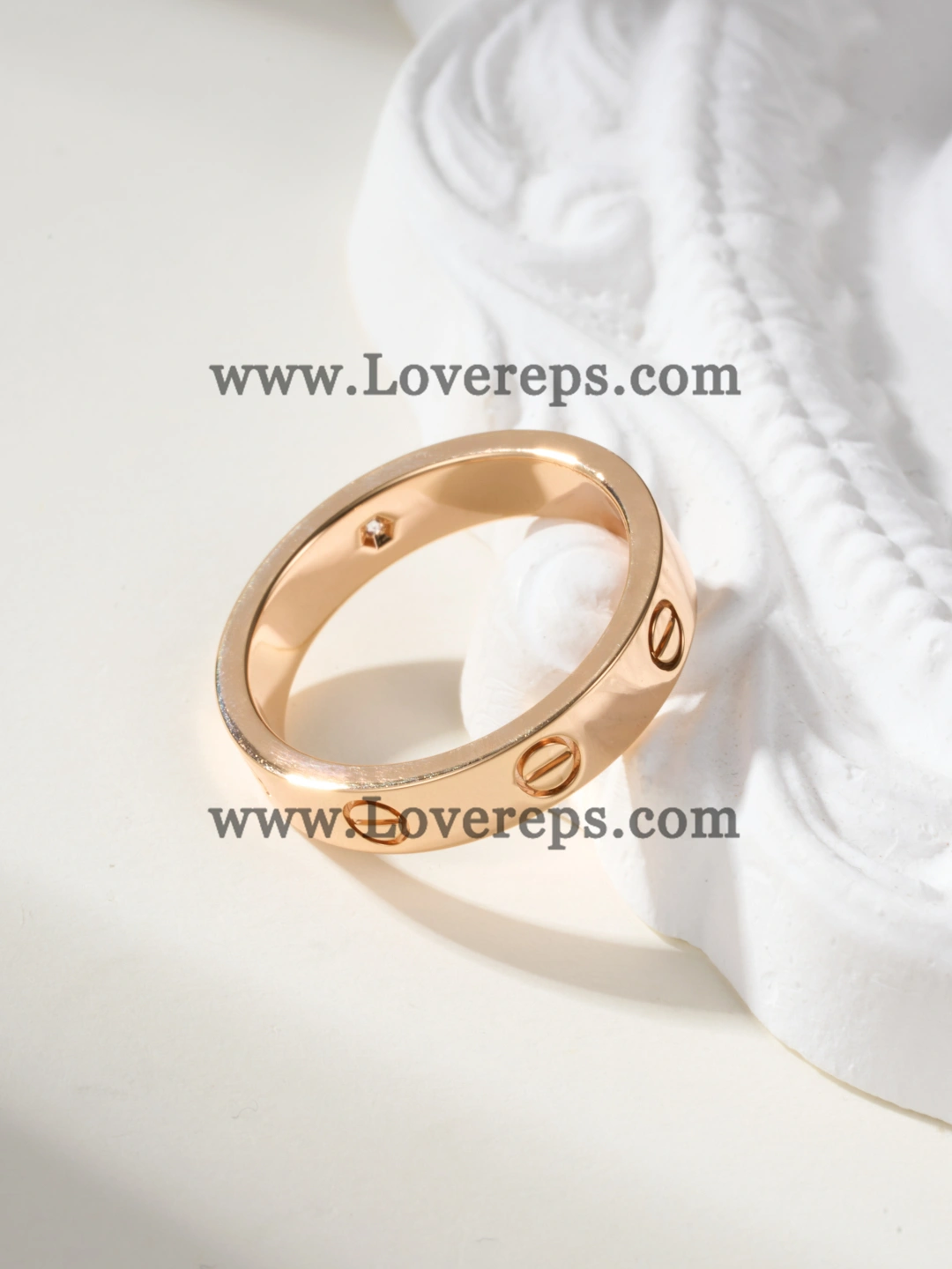 Cartier LOVE Ring Small Mondel With 1 Diamonds Yellow Gold Rose Gold White Gold