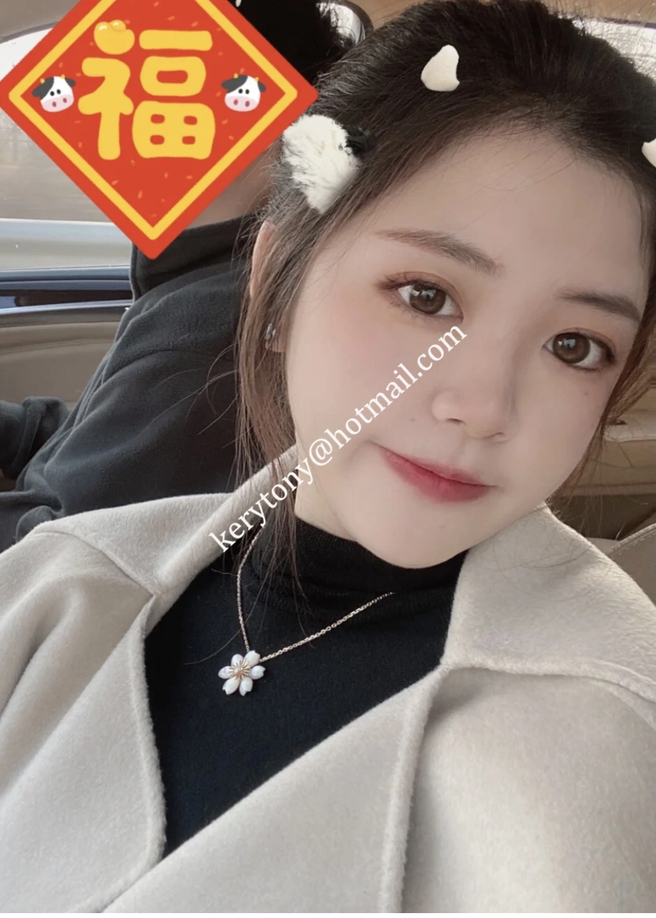 Cheap Van Cleef Arpels Rose de Noel Clip Pendant Yellow Gold With Diamond and Mother-of-pearl In Canada