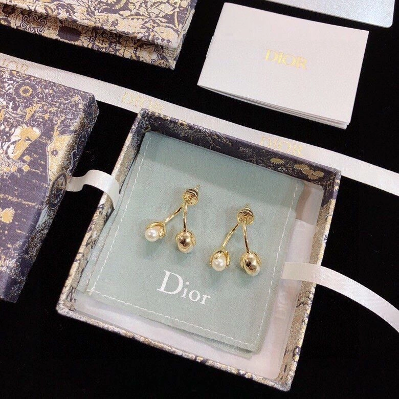 Christain Dior Limited Edition CD White Pearl Pendants Yellow Gold Plated Earrings Women Fashion Drop Earrings