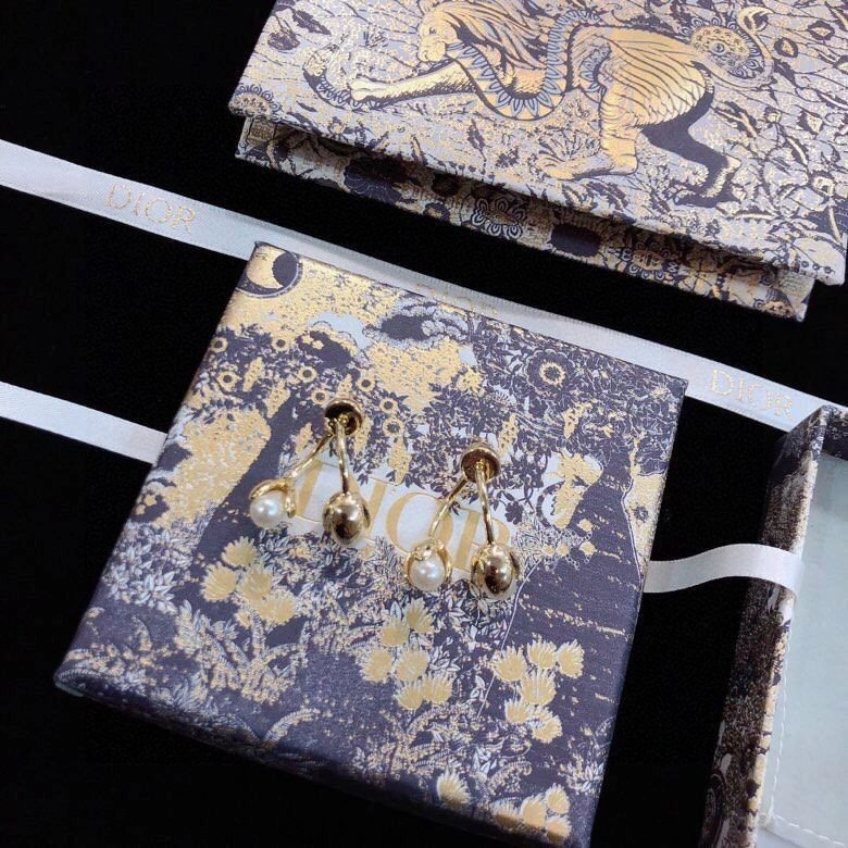 Christain Dior Limited Edition CD White Pearl Pendants Yellow Gold Plated Earrings Women Fashion Drop Earrings