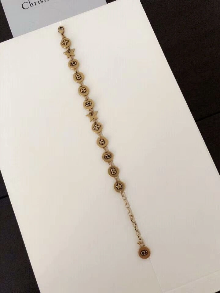Christian Dior Amulettes D’amour Round-Star Charm Female Vintage Brass Bracelet In UK Replica B0902AMUMT_D907
