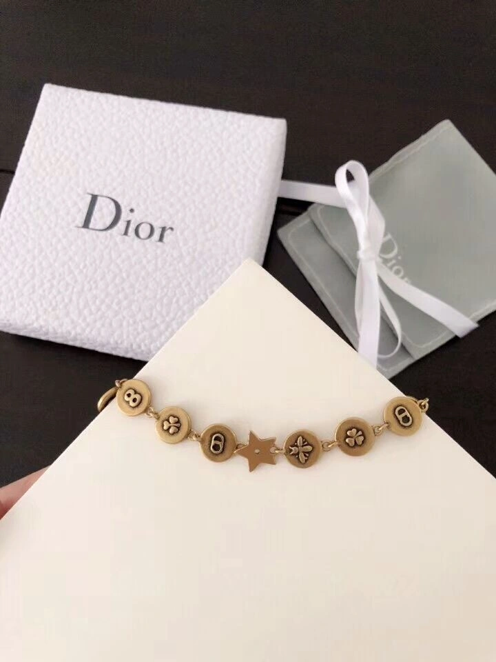 Christian Dior Amulettes D’amour Round-Star Charm Female Vintage Brass Bracelet In UK Replica B0902AMUMT_D907