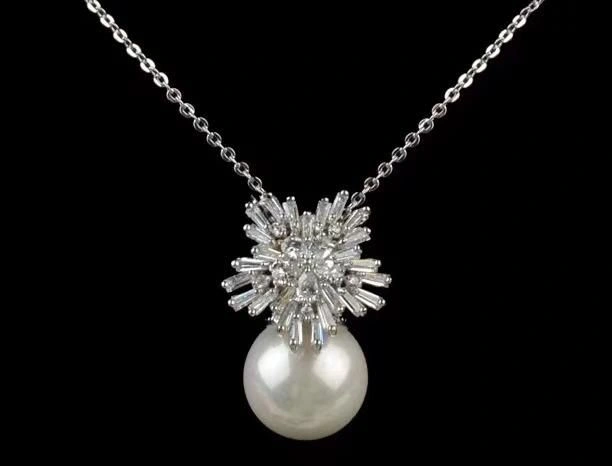 Christian Dior Classic Fashion 925 Silver White Pearl Ball Pendant Womens Snowflake Shaped Diamonds Necklace