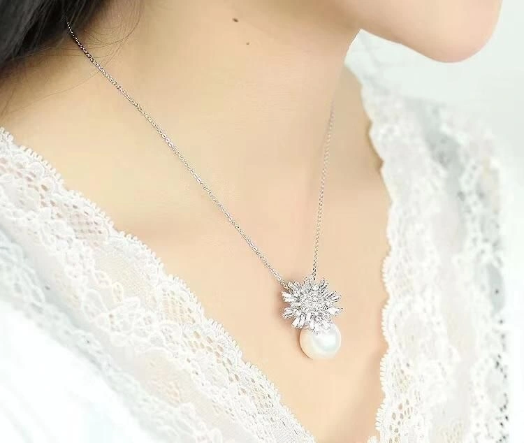 Christian Dior Classic Fashion 925 Silver White Pearl Ball Pendant Womens Snowflake Shaped Diamonds Necklace