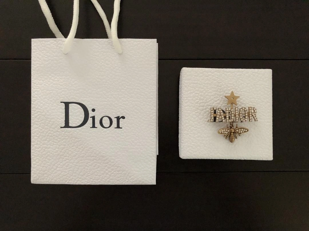 Christian Dior J’Adior Star Charming Bee Retro Brass Logo Motif Diamonds Brooch For Womens Replica V0301ADRCY_D908