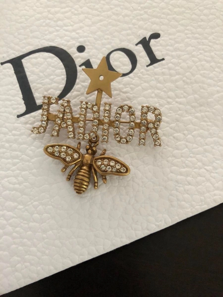 Christian Dior J’Adior Star Charming Bee Retro Brass Logo Motif Diamonds Brooch For Womens Replica V0301ADRCY_D908