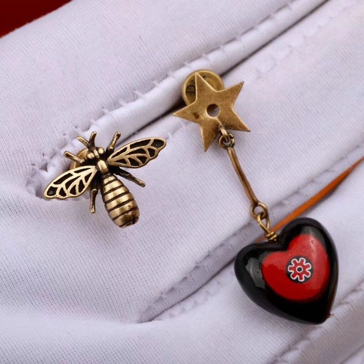 Dior Celebrity Style D-Murrine Red-Black Heart Charm Ladies Brass Bee Asymmetric Star Earrings E0807DMUVE_D911