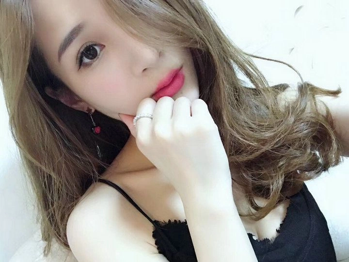 Dior Celebrity Style D-Murrine Red-Black Heart Charm Ladies Brass Bee Asymmetric Star Earrings E0807DMUVE_D911