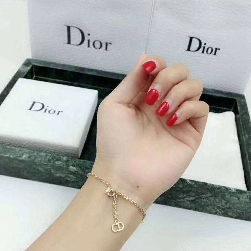 Dior La petite Tribale Womens Gold-plated CD Style Ball– Pearl Fashion Diamonds Bracelet Replica