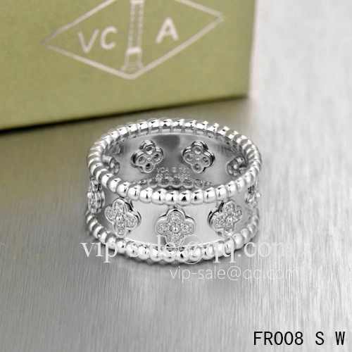 Fake Van Cleef & Arpels Clover Ring In White With Round Diamonds