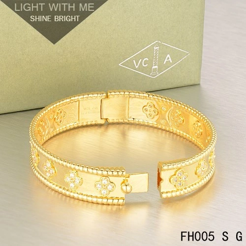 Fake Van Cleef & Arpels Perlee Clover Bracelet In Yellow Gold With Diamond-Small Model