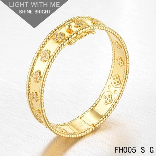 Fake Van Cleef & Arpels Perlee Clover Bracelet In Yellow Gold With Diamond-Small Model