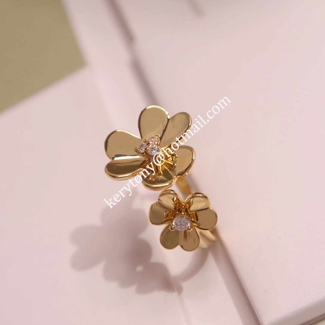 Fake Van Cleef Arpels Frivole Between the Finger Ring Yellow Gold with Diomonds Couple Style