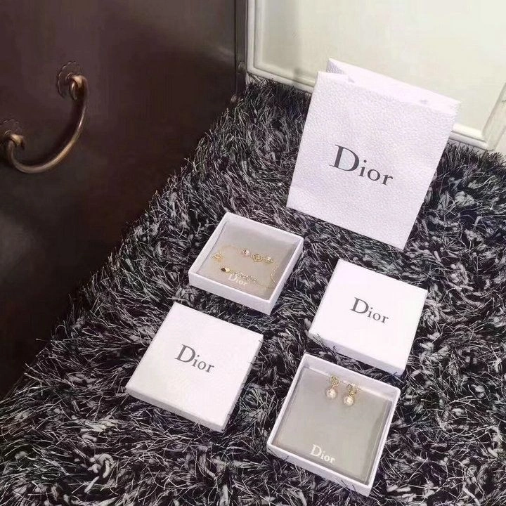 Good Price Dior Yellow Gold Adjustable Chain White Pearl Beads Ladies CD Logo Bracelet Online