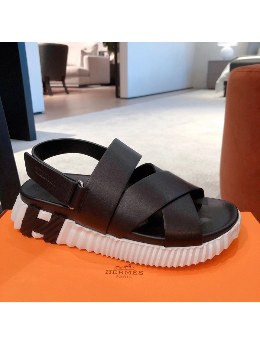 Hemes Women’s Electric Sandals in Black Leather