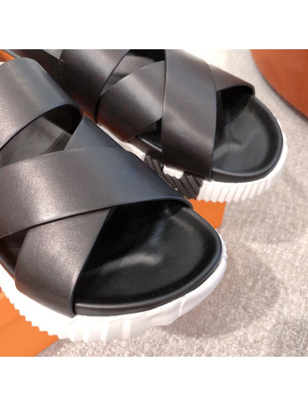 Hemes Women’s Electric Sandals in Black Leather