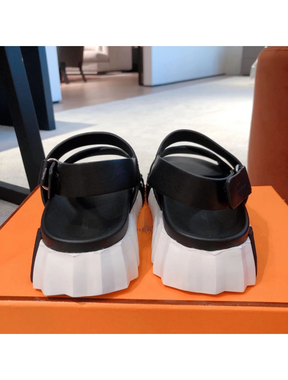 Hemes Women’s Electric Sandals in Black Leather