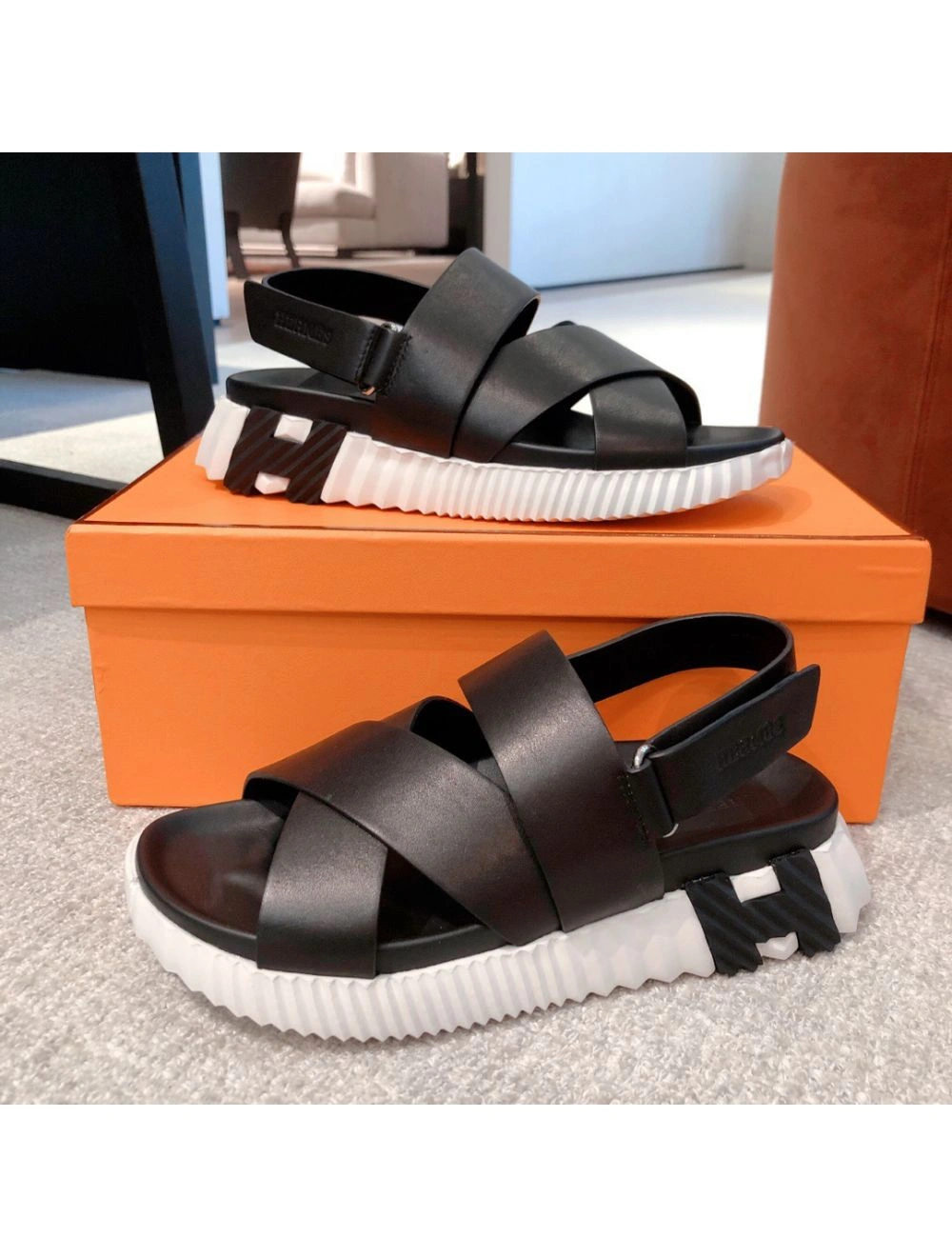 Hemes Women’s Electric Sandals in Black Leather