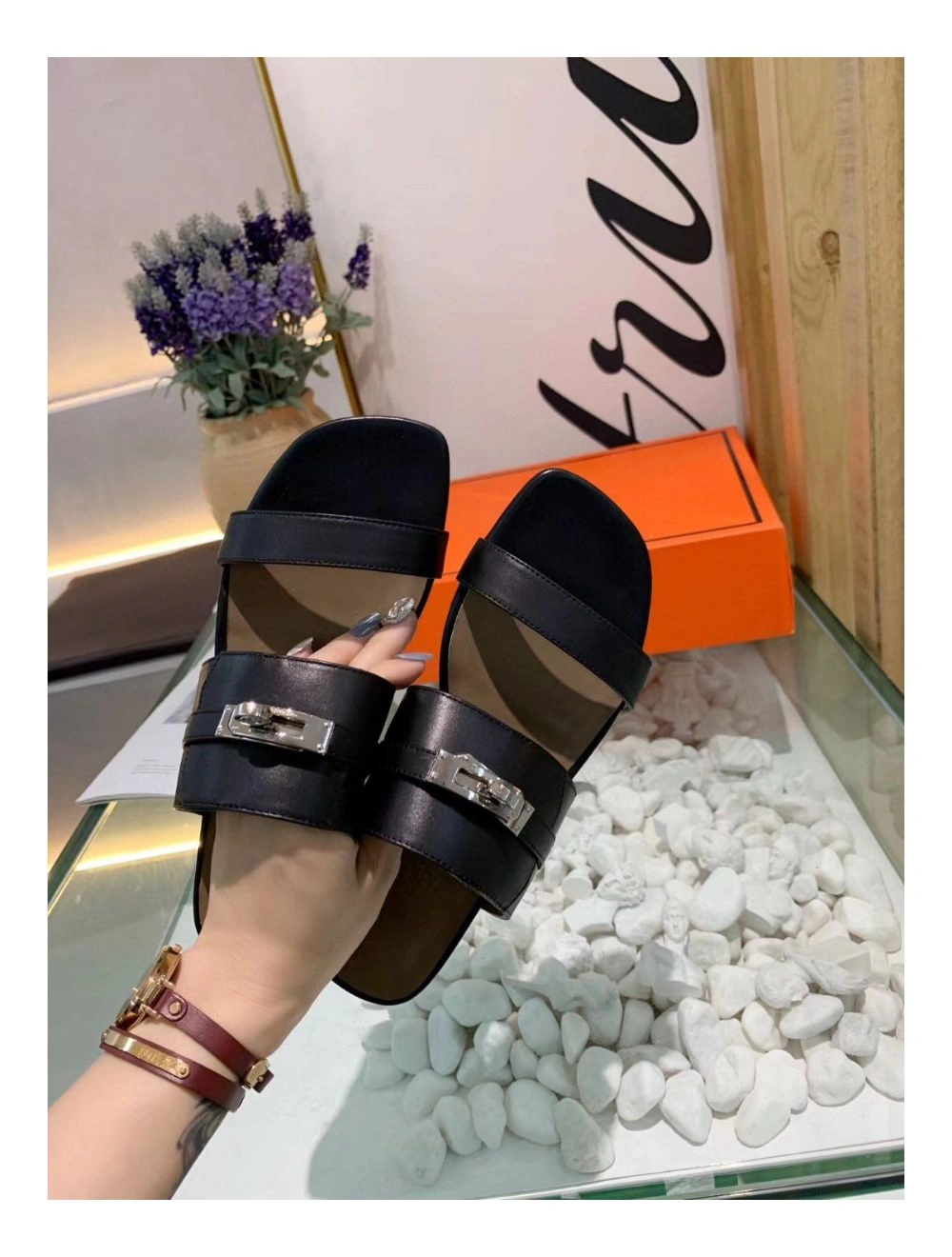 Hermes Avenue Sandals In Black Calfskin
