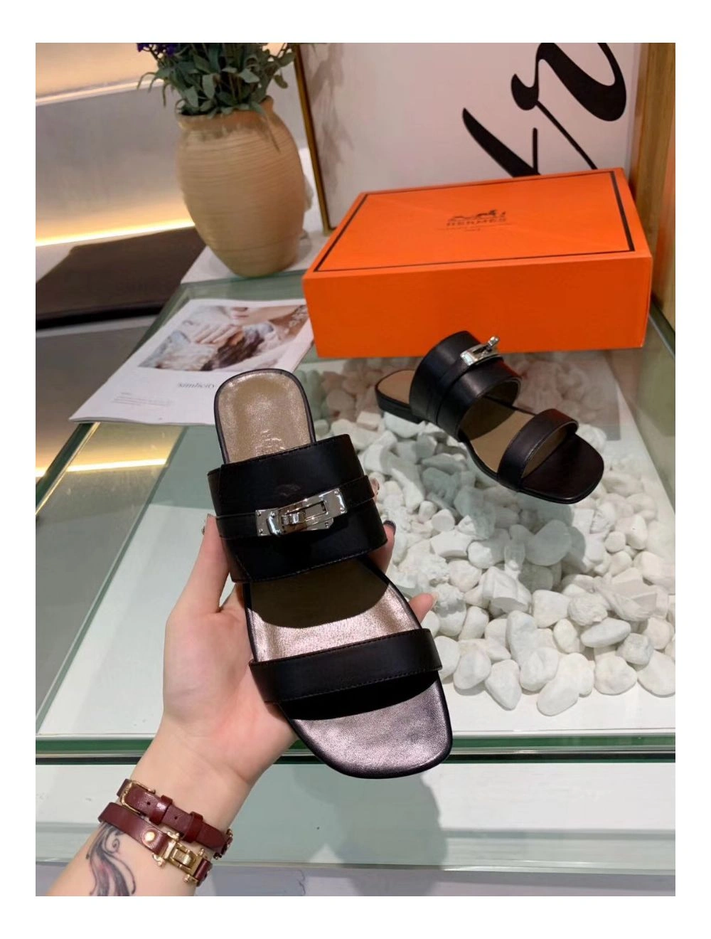 Hermes Avenue Sandals In Black Calfskin