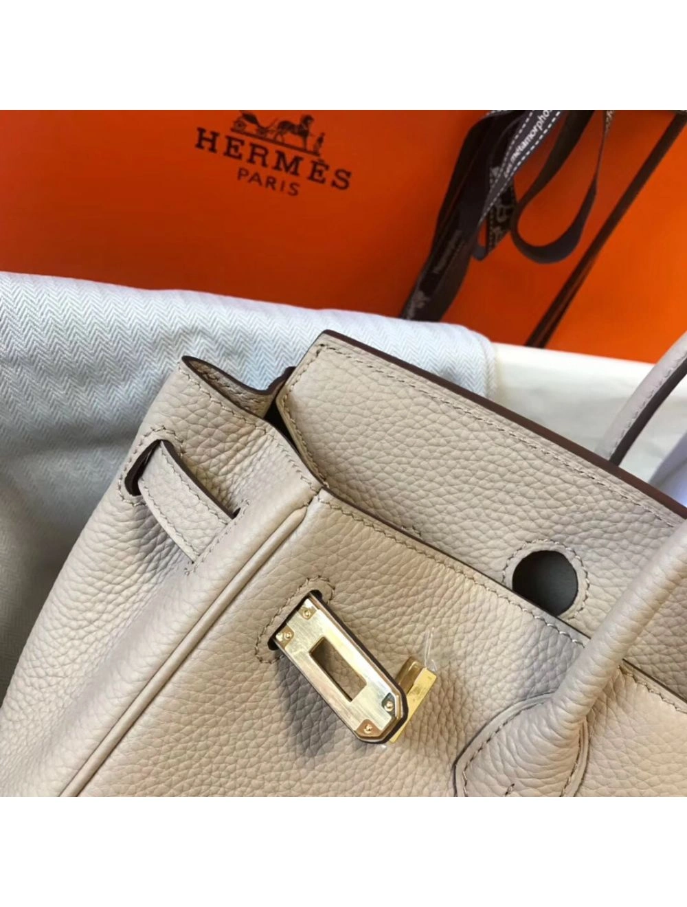 Hermes Birkin 25cm Bag In Beige Clemence Leather GHW