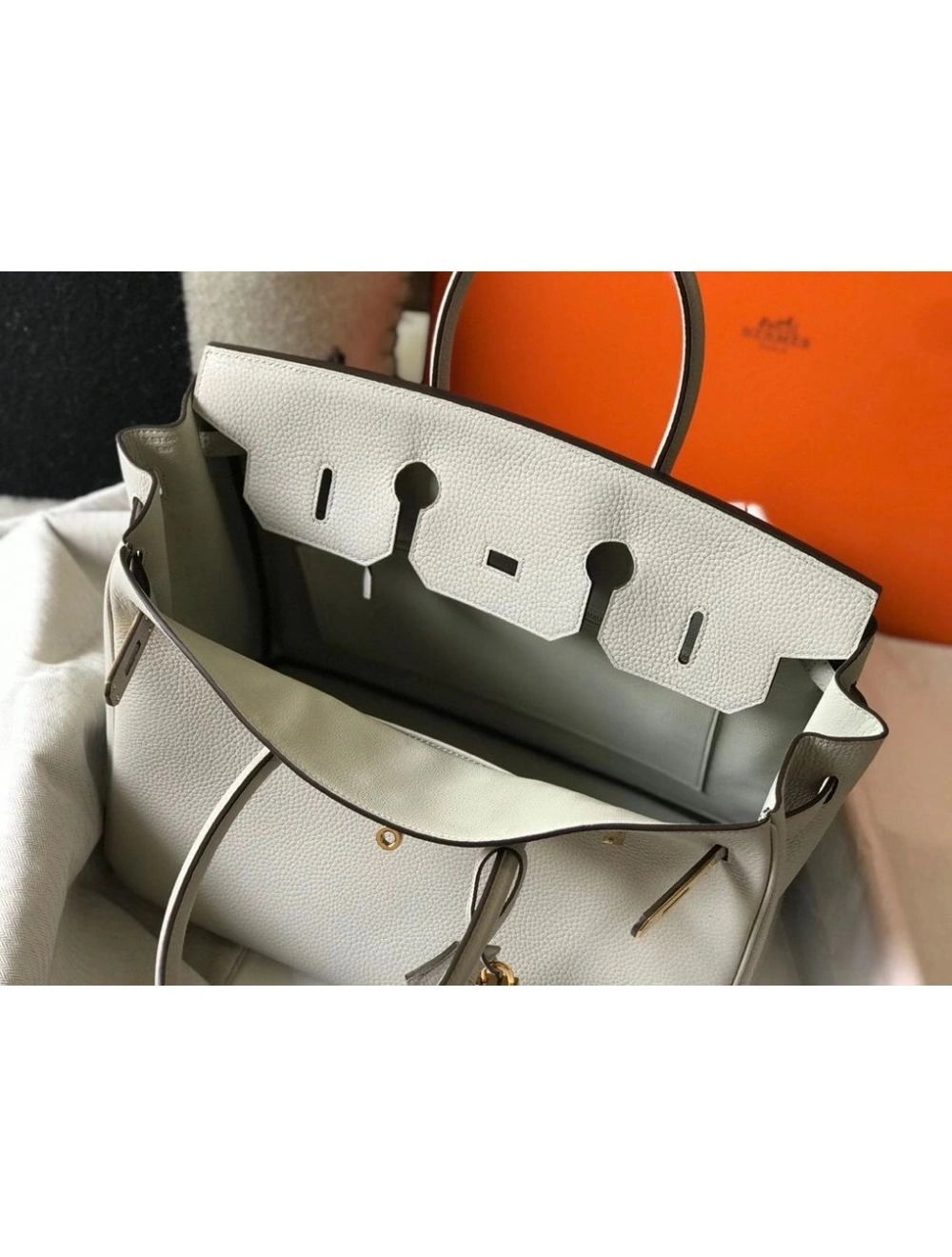 Hermes Birkin 35cm Bag In Pearl Grey Clemence Leather GHW