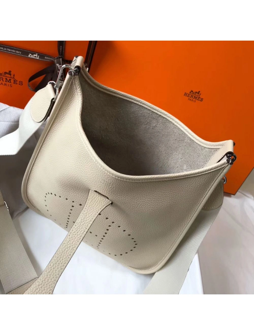 Hermes Evelyne III 29 PM Bag In Craie Clemence Leather