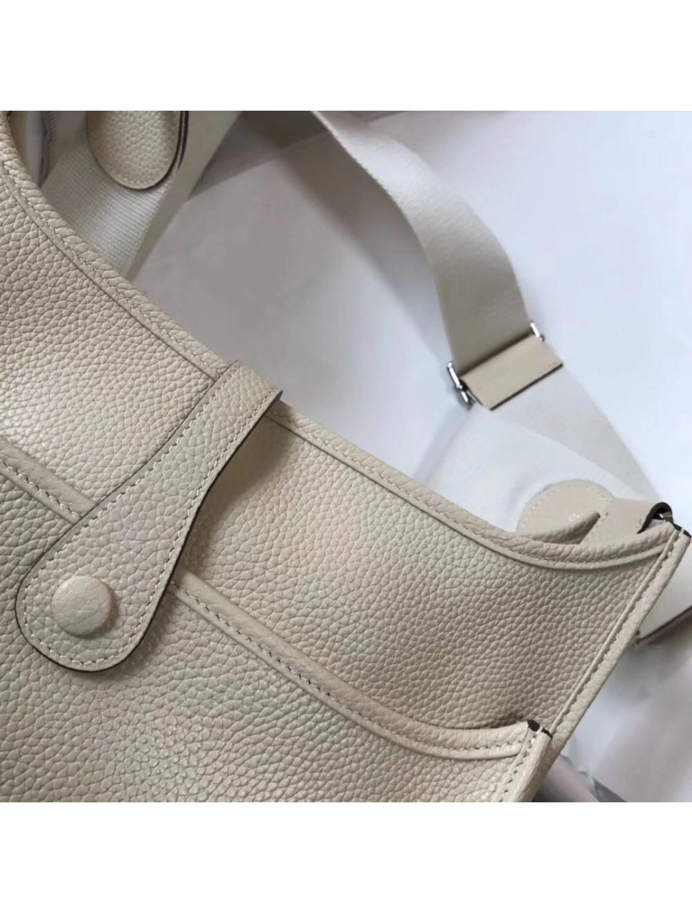 Hermes Evelyne III 29 PM Bag In Craie Clemence Leather