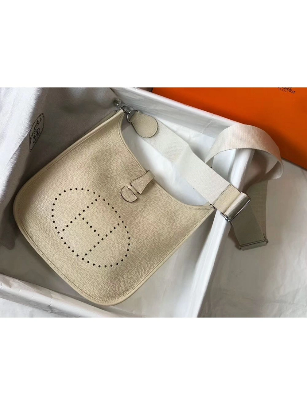 Hermes Evelyne III 29 PM Bag In Craie Clemence Leather