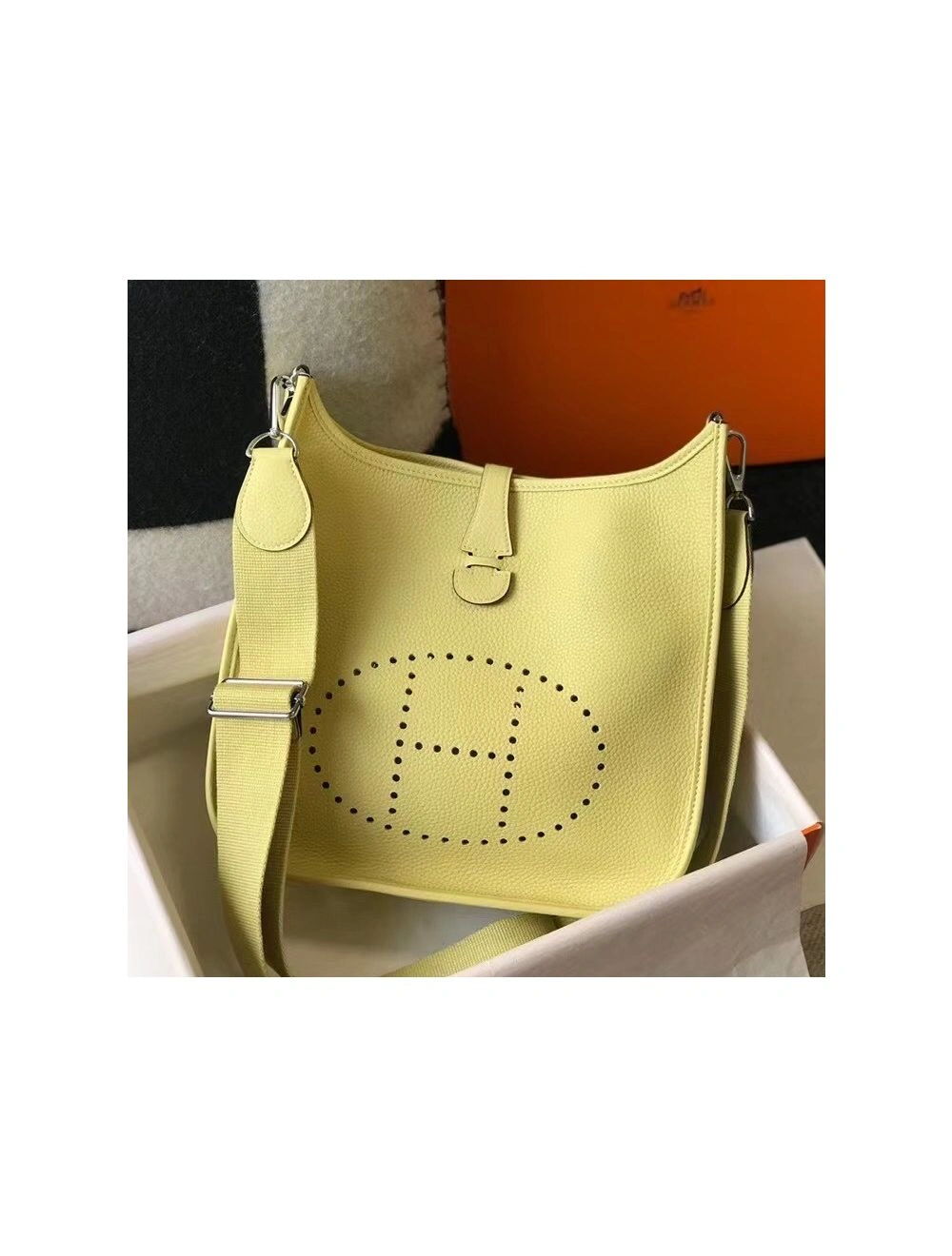 Hermes Evelyne III 29 PM Bag In Jaune Poussin Clemence Leather