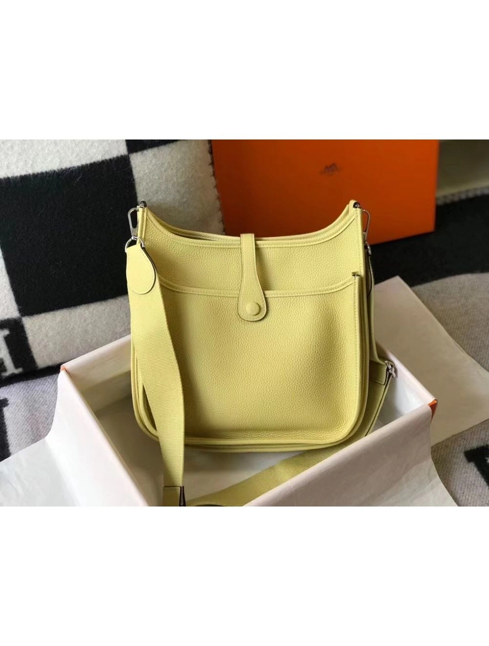 Hermes Evelyne III 29 PM Bag In Jaune Poussin Clemence Leather