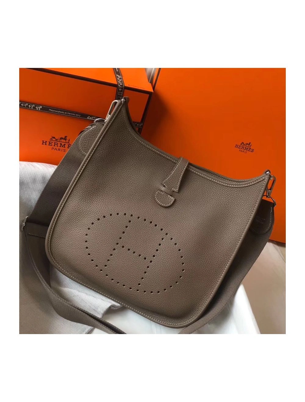 Hermes Evelyne III 29 PM Bag In Taupe Clemence Leather