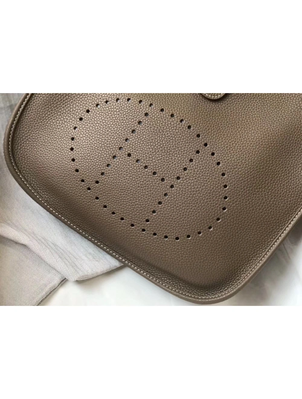Hermes Evelyne III 29 PM Bag In Taupe Clemence Leather