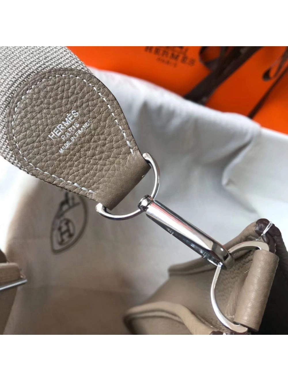 Hermes Evelyne III 29 PM Bag In Tourterelle Clemence Leather