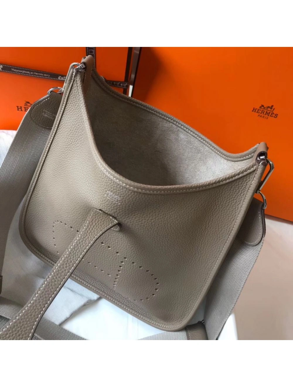 Hermes Evelyne III 29 PM Bag In Tourterelle Clemence Leather