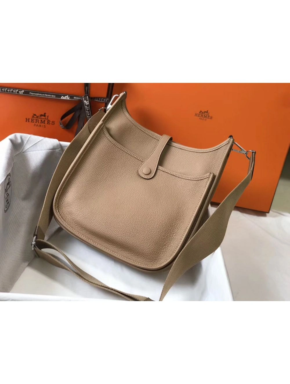 Hermes Evelyne III 29 PM Bag In Trench Clemence Leather