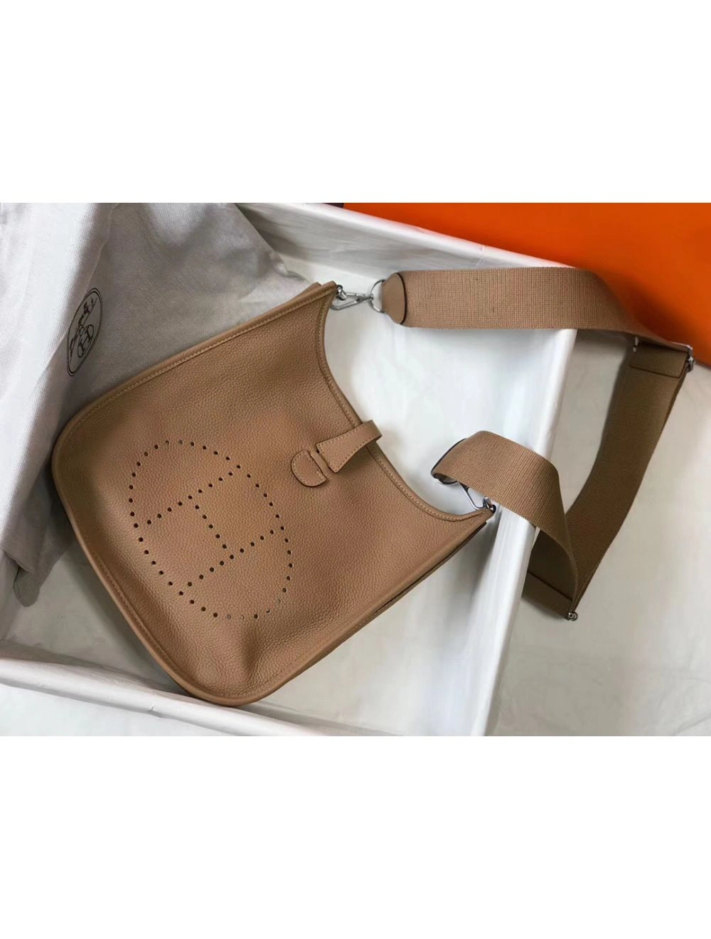 Hermes Evelyne III 29 PM Bag In Trench Clemence Leather