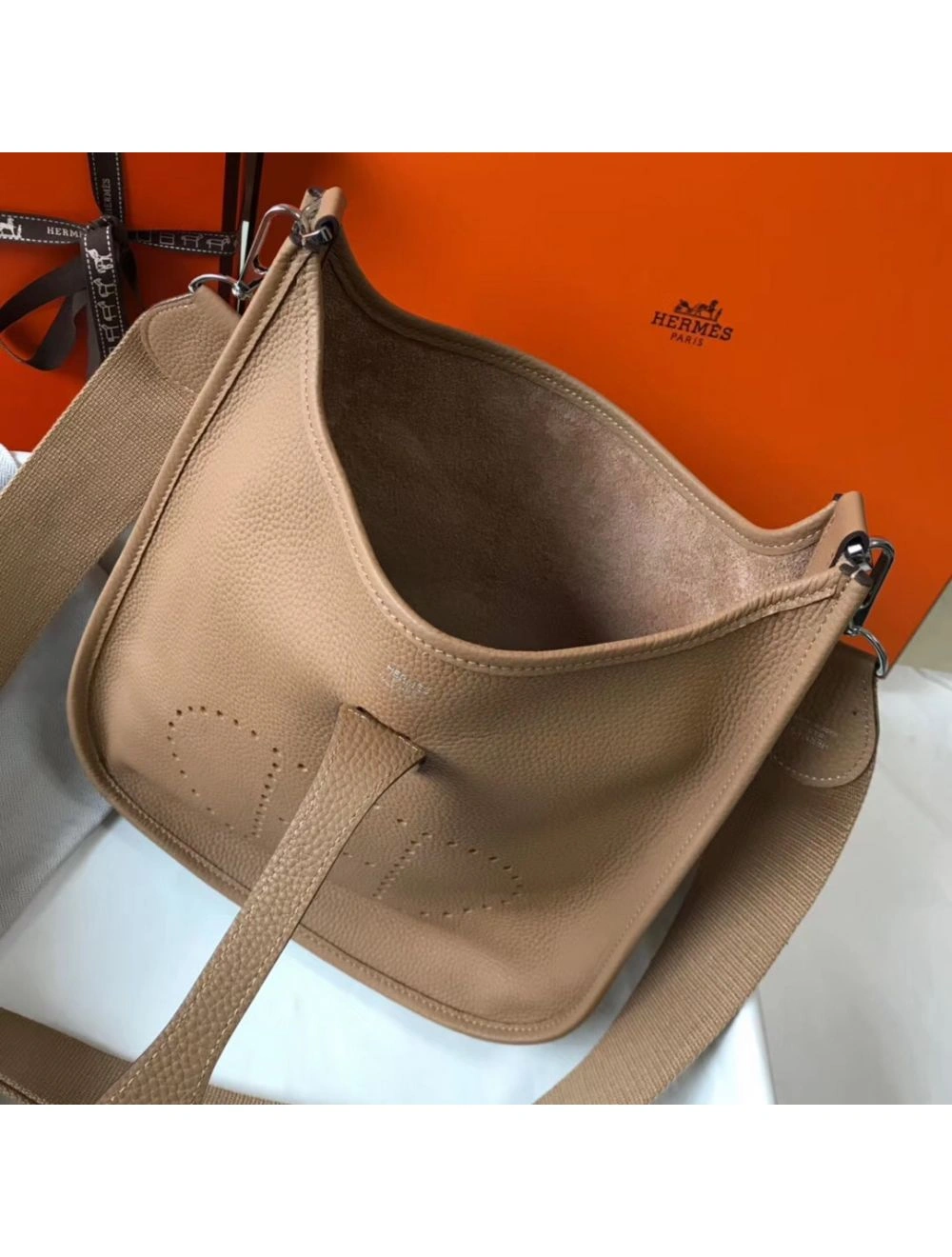 Hermes Evelyne III 29 PM Bag In Trench Clemence Leather