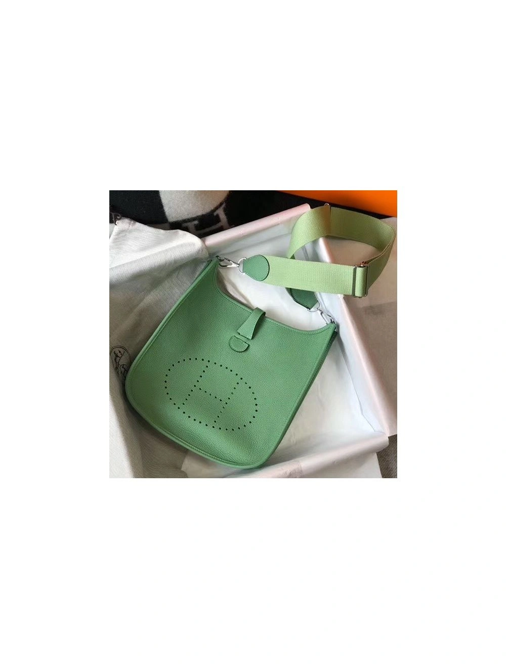 Hermes Evelyne III 29 PM Bag In Vert Criquet Clemence Leather