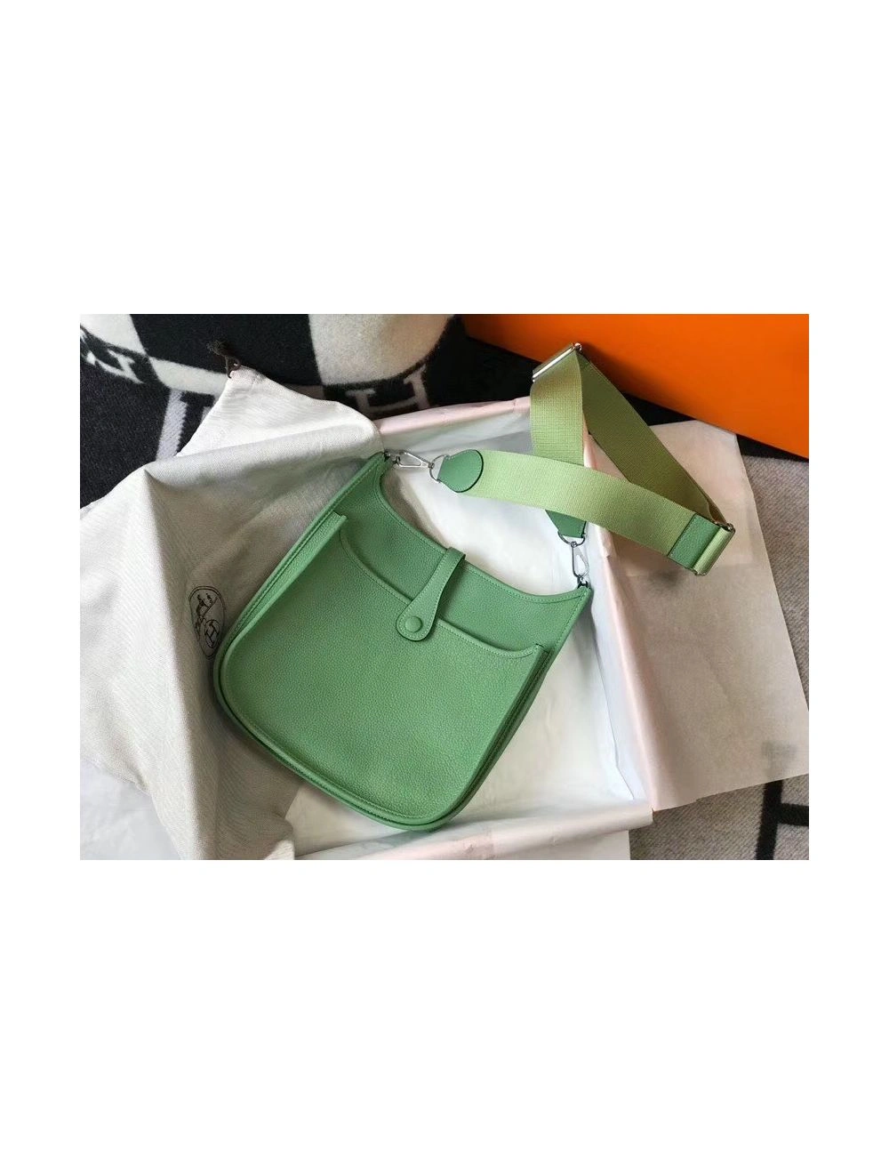 Hermes Evelyne III 29 PM Bag In Vert Criquet Clemence Leather