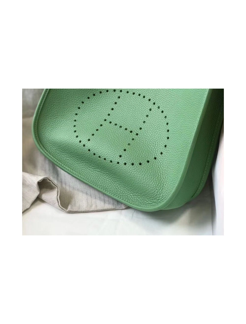 Hermes Evelyne III 29 PM Bag In Vert Criquet Clemence Leather