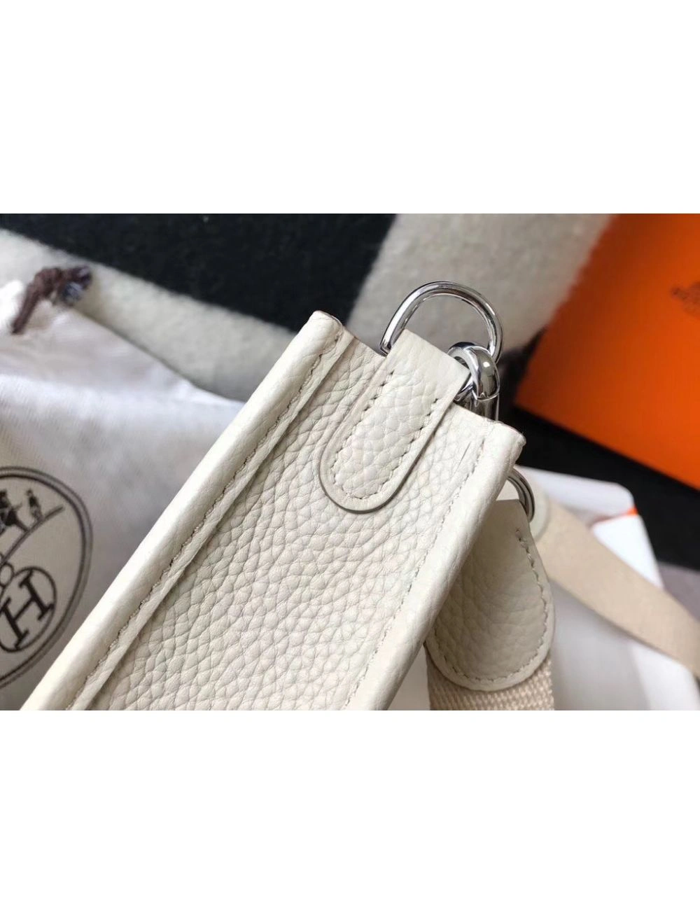 Hermes Evelyne III TPM Bag In beton Clemence Leather