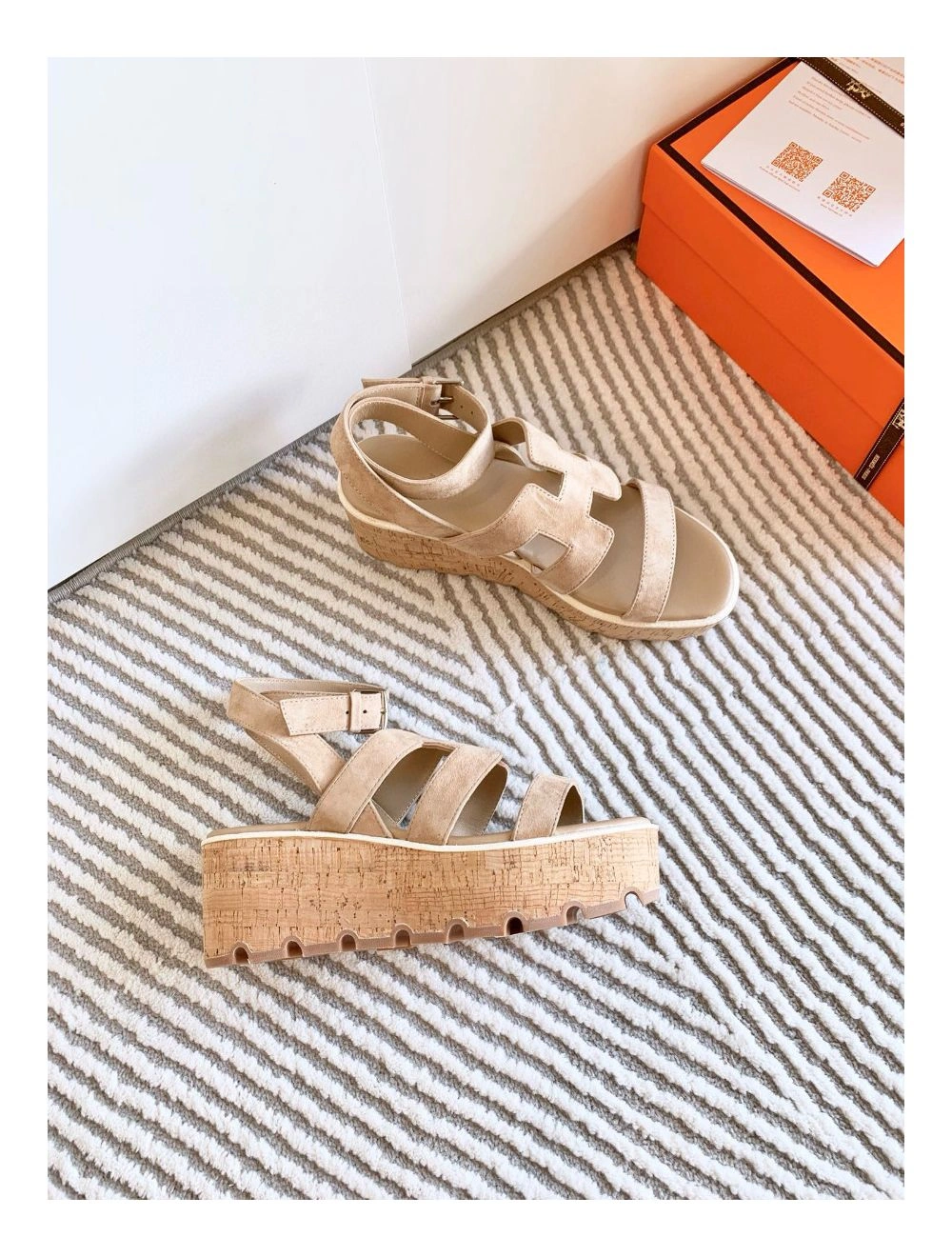 Hermes Havane 30 Sandals in Beige Suede Leather