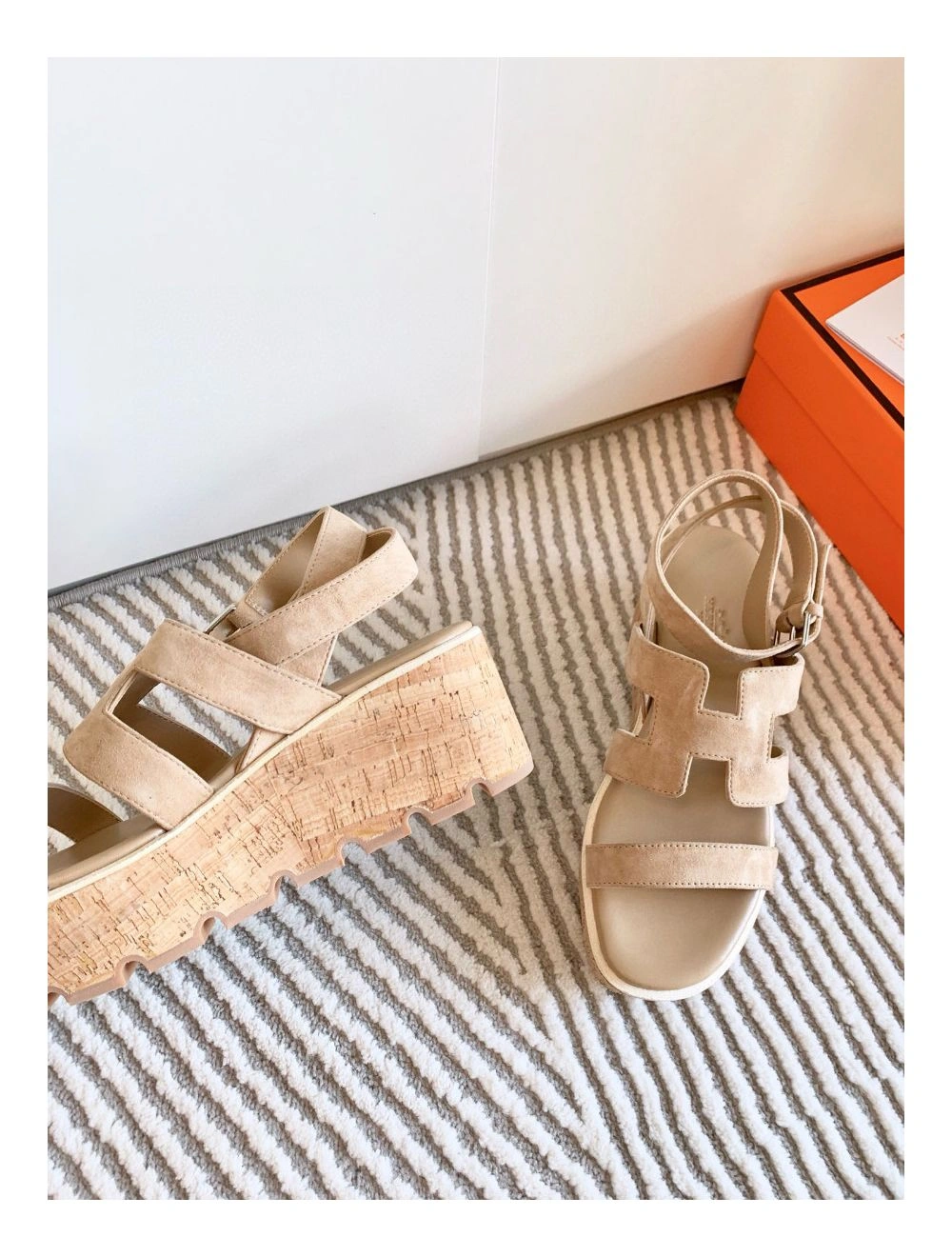 Hermes Havane 30 Sandals in Beige Suede Leather