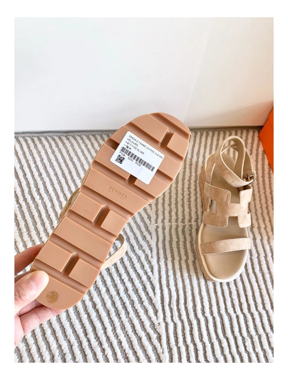 Hermes Havane 30 Sandals in Beige Suede Leather